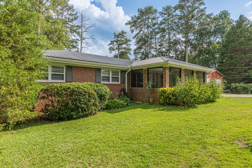 6652 Ridge Road