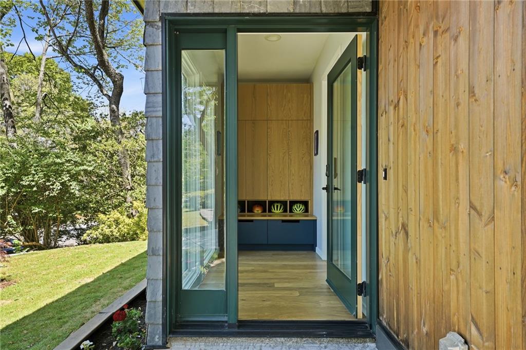 431 Leonardo Avenue NE