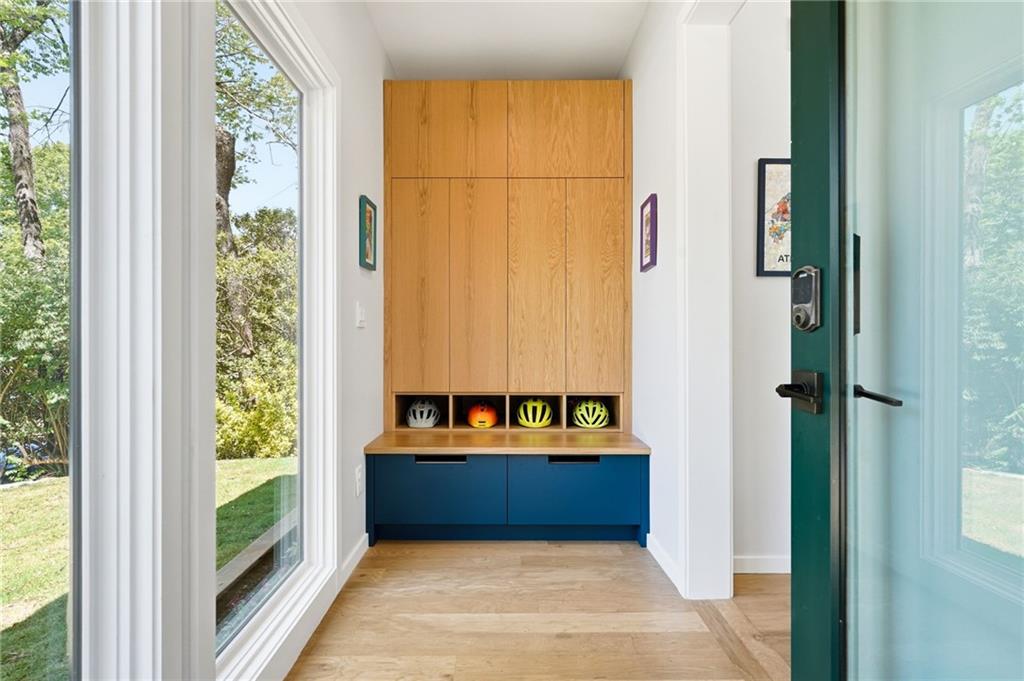 431 Leonardo Avenue NE