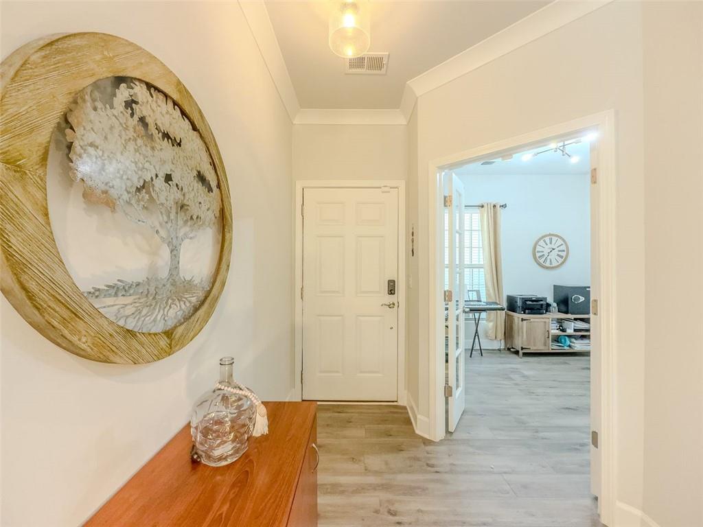 5610 VILLA CREST Drive