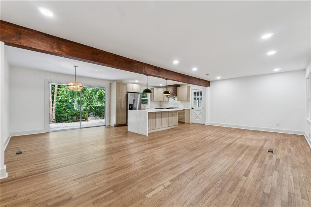 459 Thackery Place SW