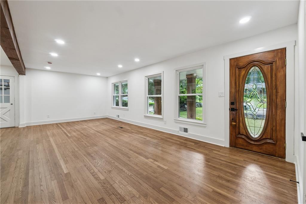 459 Thackery Place SW