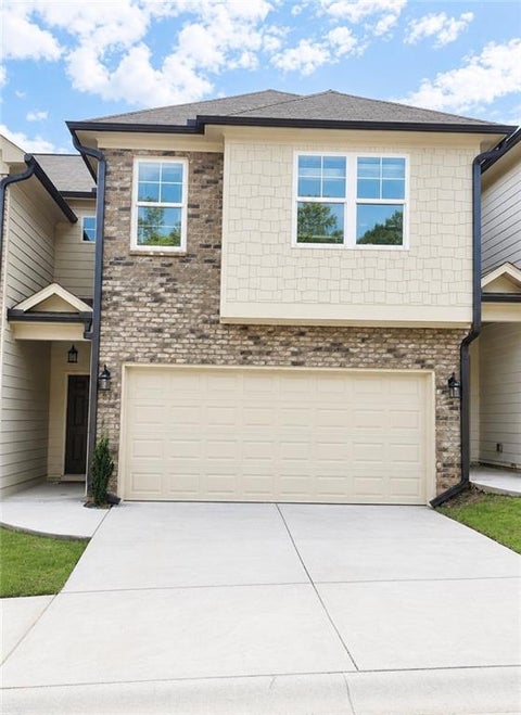 Townhouse For Rent - 213 Beau Street<br/> Lilburn, GA 30047