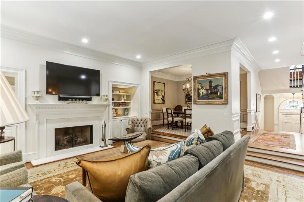 2466 Brookhaven Place NE