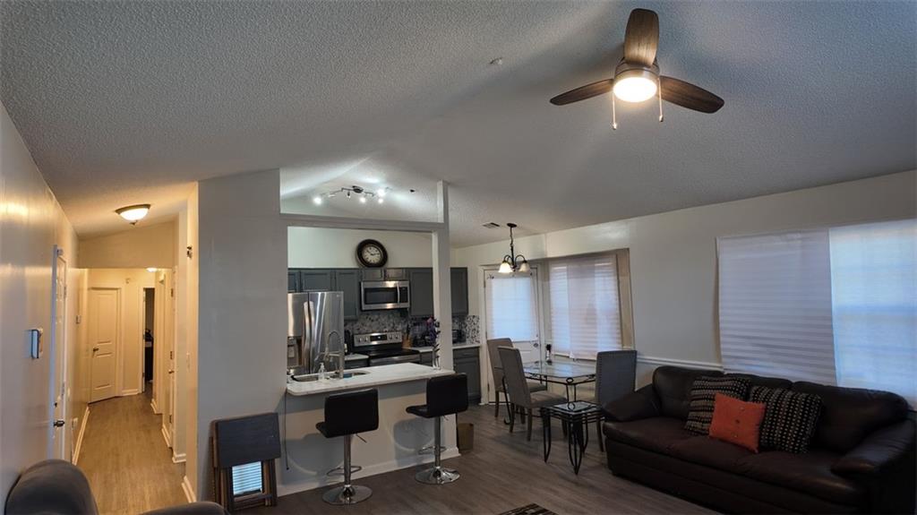 3527 LEHIGH Way