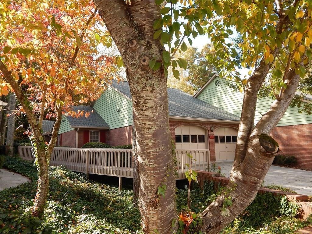 6306 Deerings Hollow