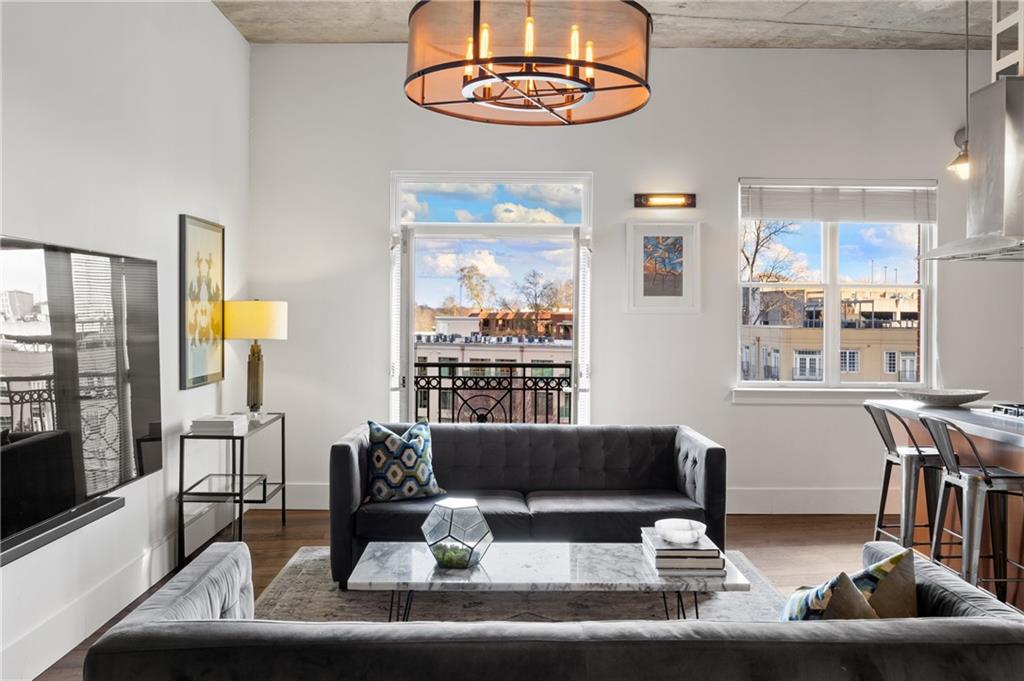 206 11th Street NE 604