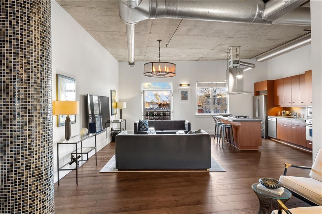 206 11th Street NE 604