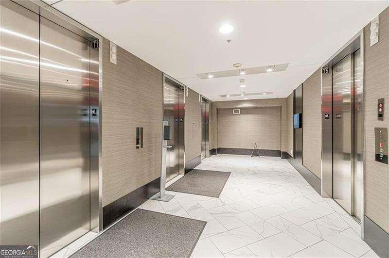 400 W Peachtree Street W 903