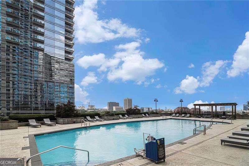 400 W Peachtree Street W 903