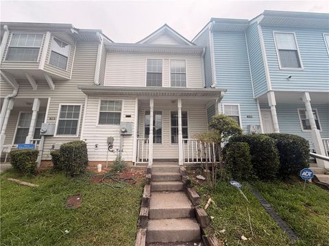 Townhouse For Sale - 5889 Trent Walk Drive<br/> Lithonia, GA 30038