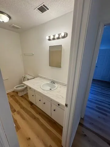 Toccoa, Georgia 30577, United States, 2 Bedrooms Bedrooms, ,2 BathroomsBathrooms,Residential,Active,17388