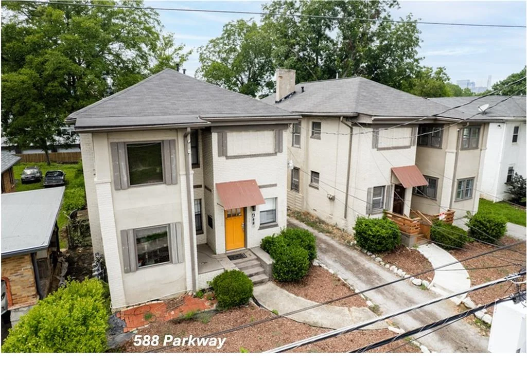 588 Parkway Drive NE