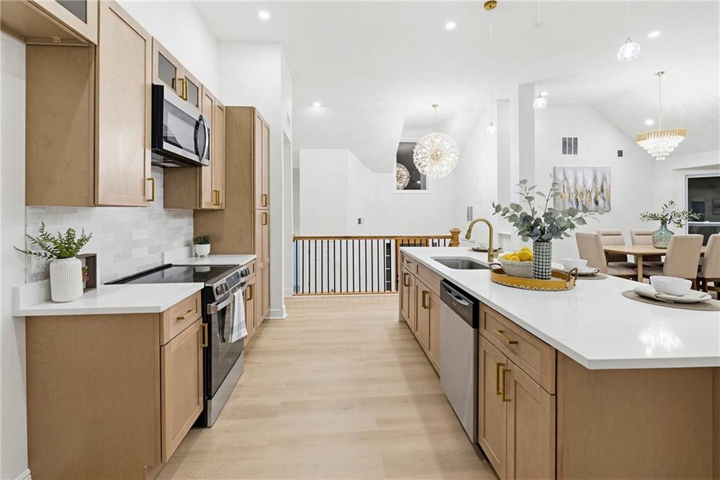 652 Trailwood Lane SW