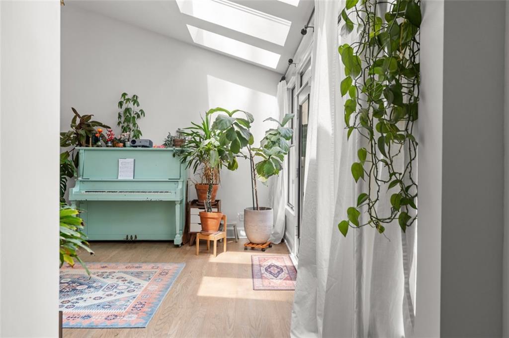 248 Oakridge Avenue SE