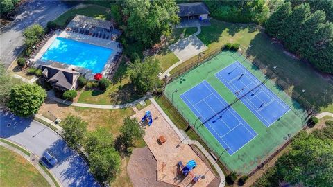 A home in Dacula