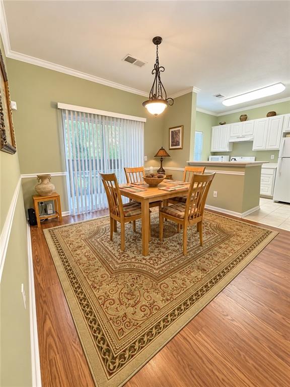 2585 Laurel Circle NW