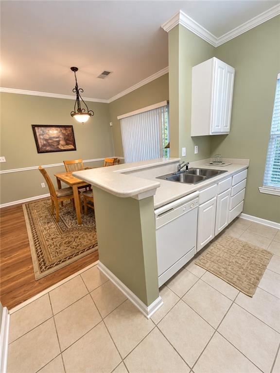 2585 Laurel Circle NW