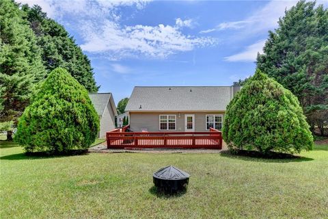 A home in Dacula