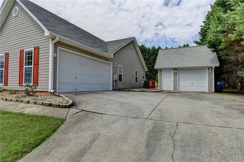 A home in Dacula