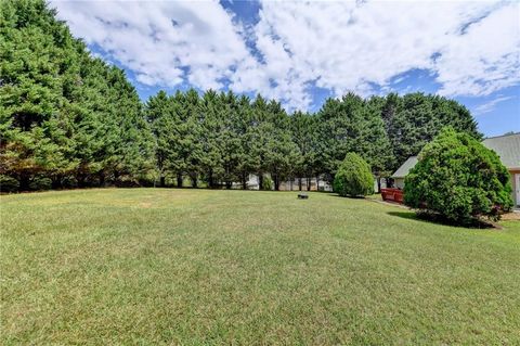 A home in Dacula