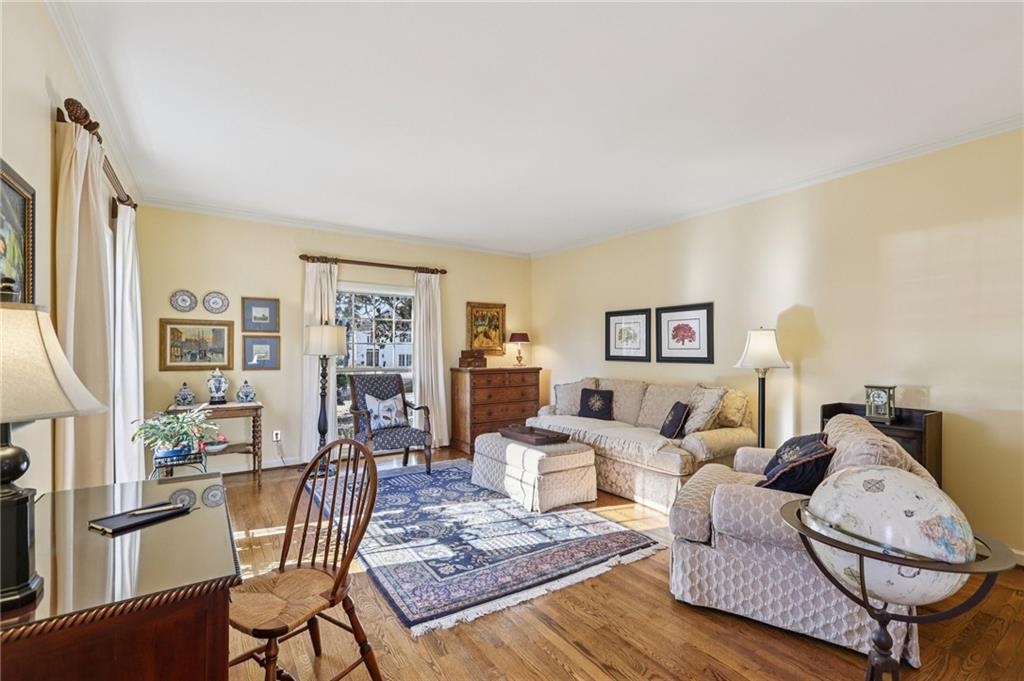 580 Glen Eagles Circle SE