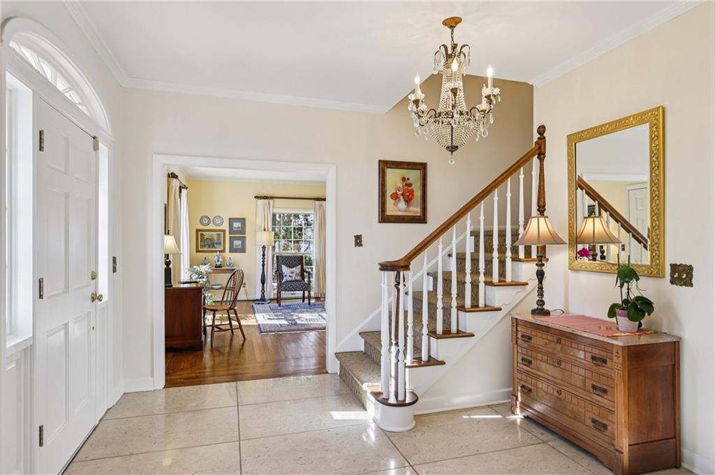 580 Glen Eagles Circle SE