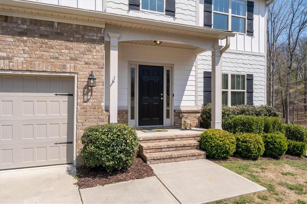 17 Four Feathers Lane NE