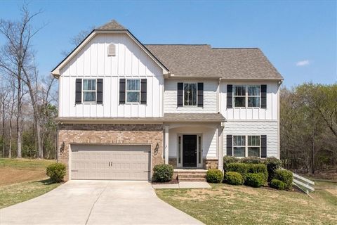 Homes For Sale - 17 Four Feathers Lane<br/> Rydal, GA 30171