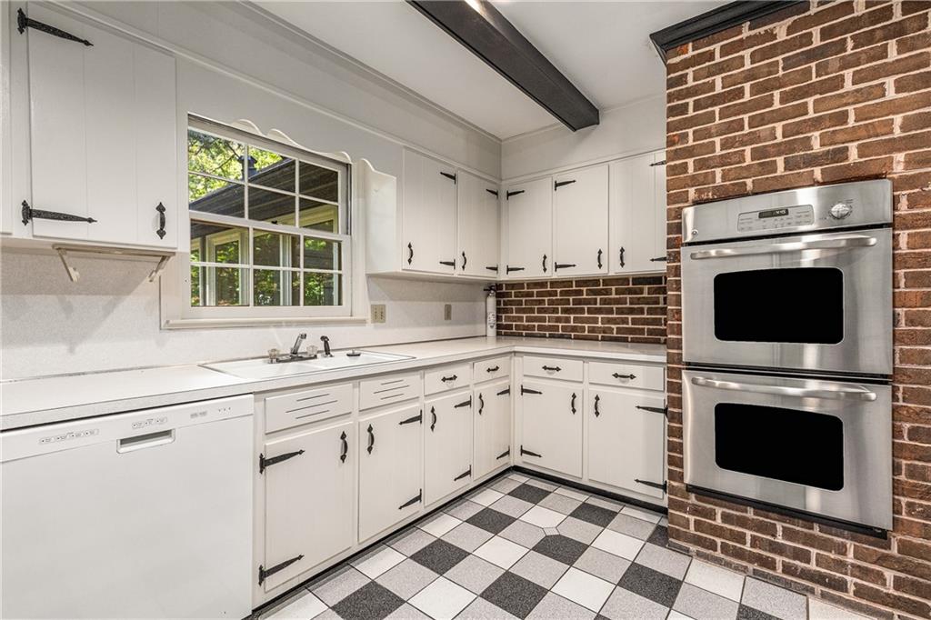 965 Heards Ferry Road, Sandy Springs, Georgia image 13