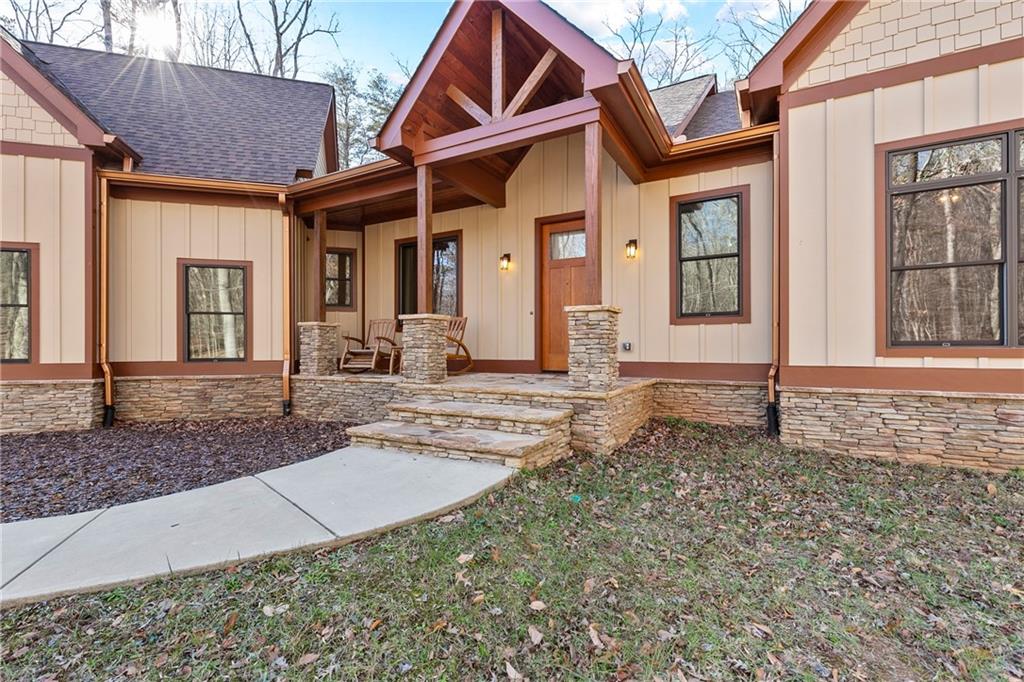 228 Sleepy Hollow Circle