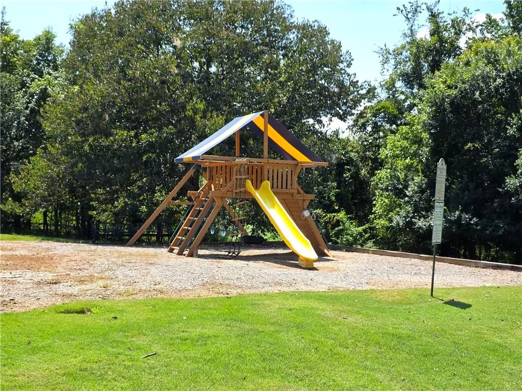 Cumming, Georgia 30040, United States, 3 Bedrooms Bedrooms, ,2 BathroomsBathrooms,Residential,Active,195361