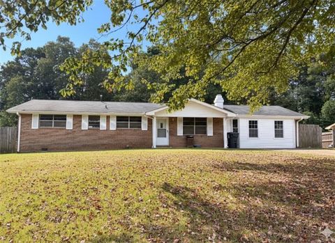 6045 S Bear Drive Douglasville GA 30135