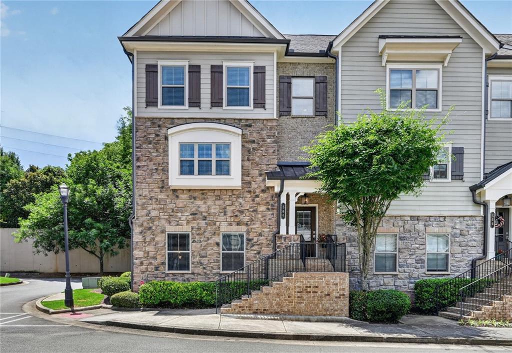 Photo 1 of 25 — 564 Henry Drive, Marietta, GA 30064