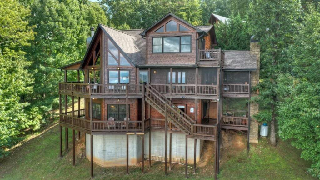 1404 Mountain High Drive