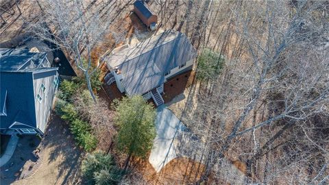 A home in Dawsonville