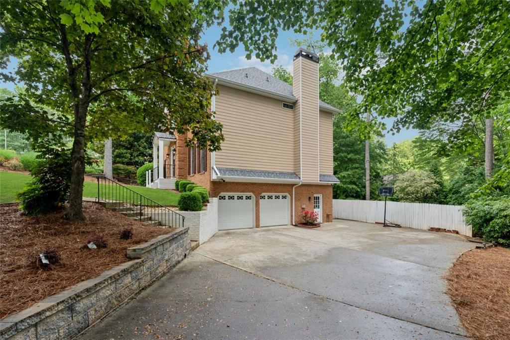 ASHLEY HALL - Residential