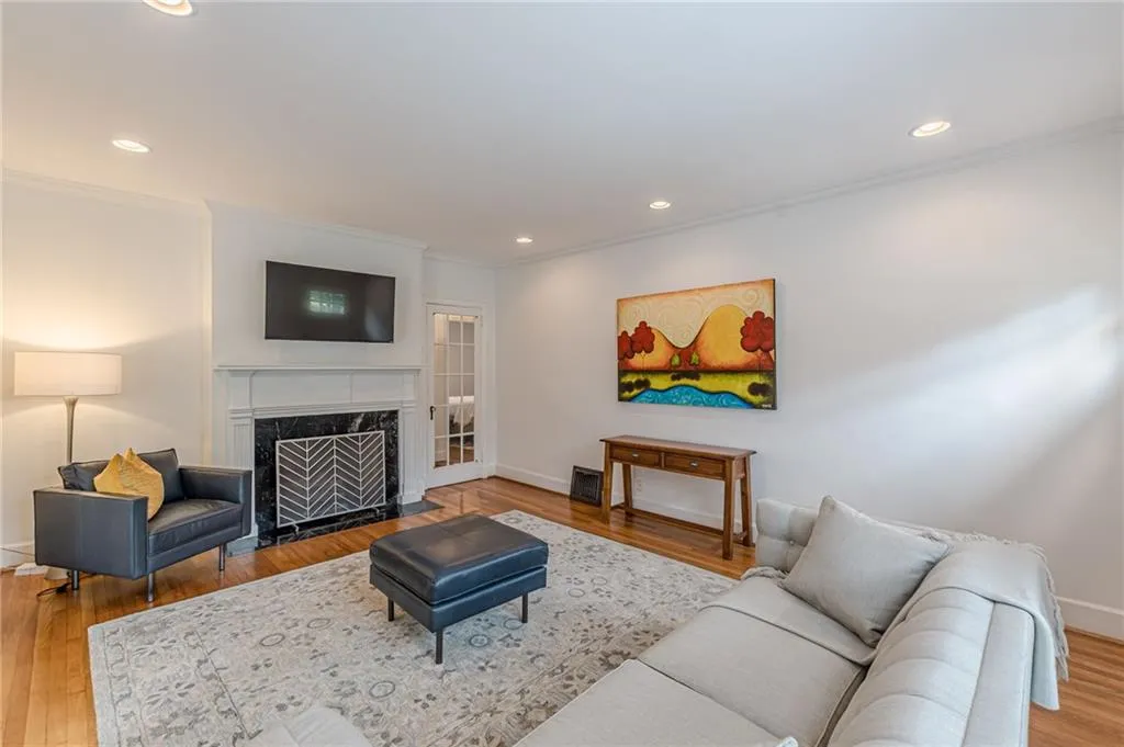 Atlanta, Georgia 30306, United States, 3 Bedrooms Bedrooms, ,4 BathroomsBathrooms,Residential,Active,195414