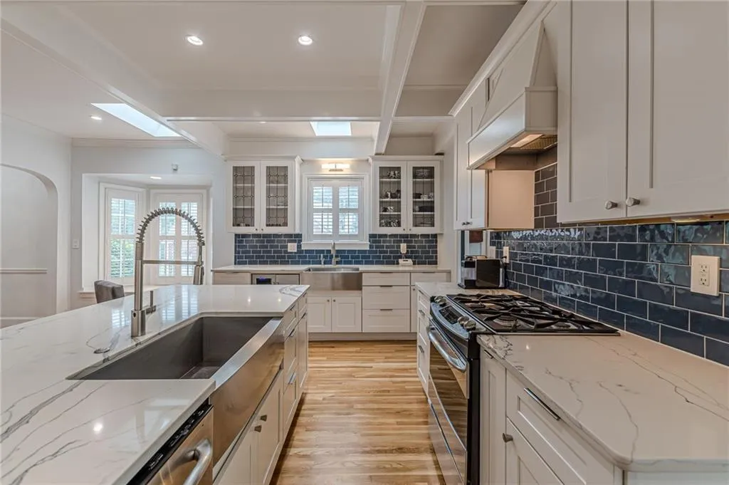 Atlanta, Georgia 30306, United States, 3 Bedrooms Bedrooms, ,4 BathroomsBathrooms,Residential,Active,195414