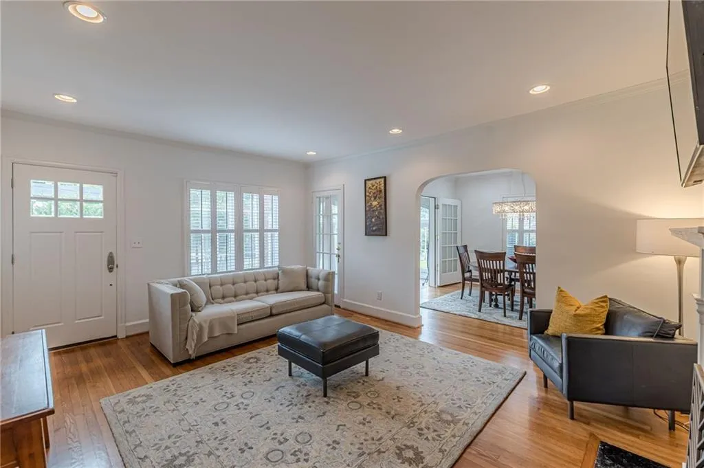 Atlanta, Georgia 30306, United States, 3 Bedrooms Bedrooms, ,4 BathroomsBathrooms,Residential,Active,195414