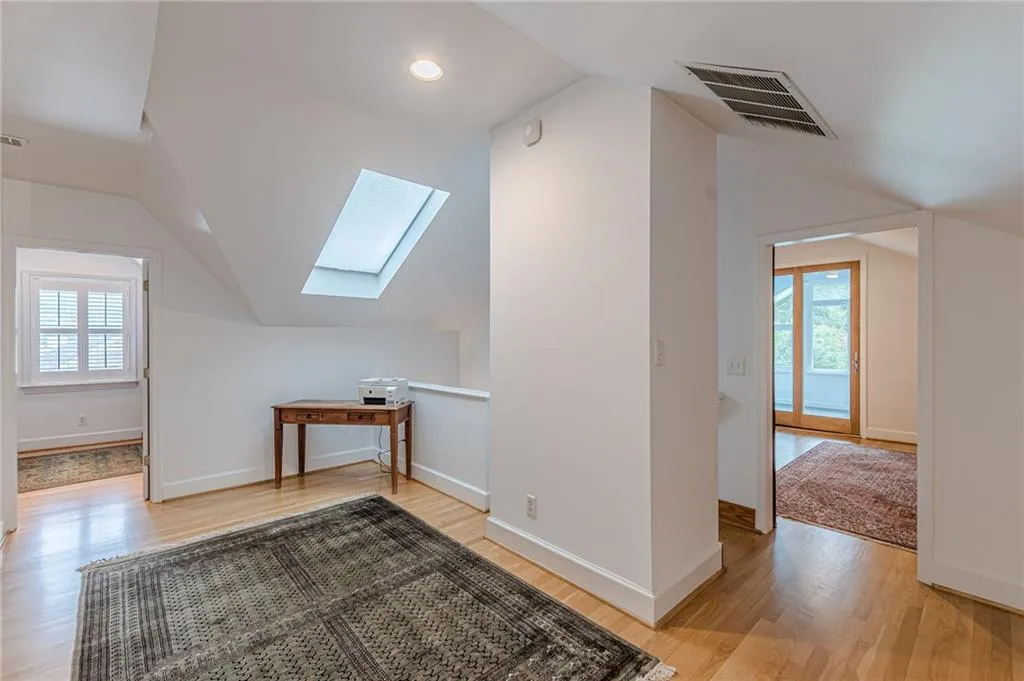 Atlanta, Georgia 30306, United States, 3 Bedrooms Bedrooms, ,4 BathroomsBathrooms,Residential,Active,195414