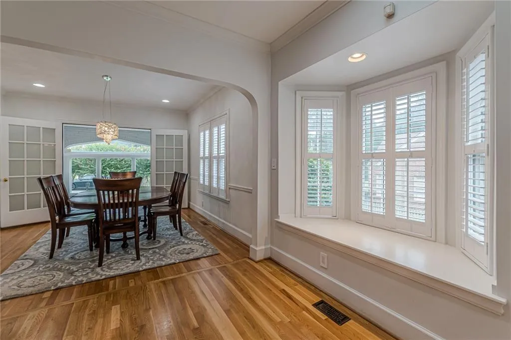 Atlanta, Georgia 30306, United States, 3 Bedrooms Bedrooms, ,4 BathroomsBathrooms,Residential,Active,195414