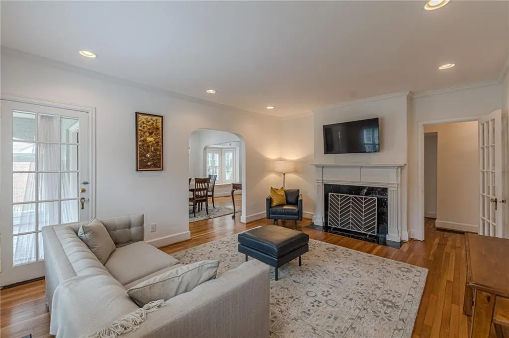 Atlanta, Georgia 30306, United States, 3 Bedrooms Bedrooms, ,4 BathroomsBathrooms,Residential,Active,195414