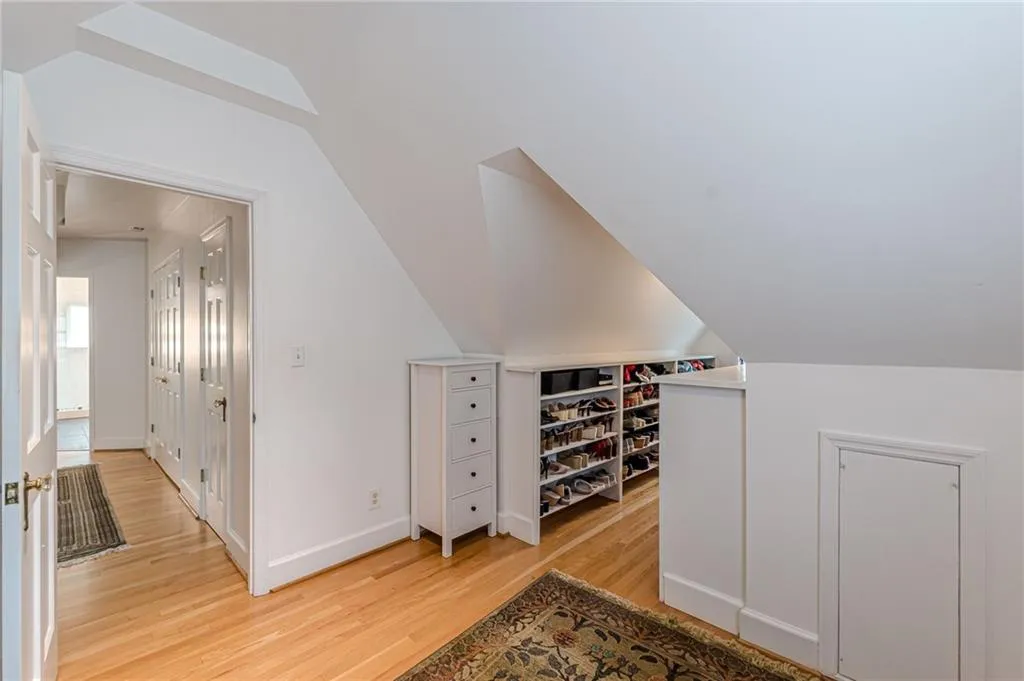 Atlanta, Georgia 30306, United States, 3 Bedrooms Bedrooms, ,4 BathroomsBathrooms,Residential,Active,195414