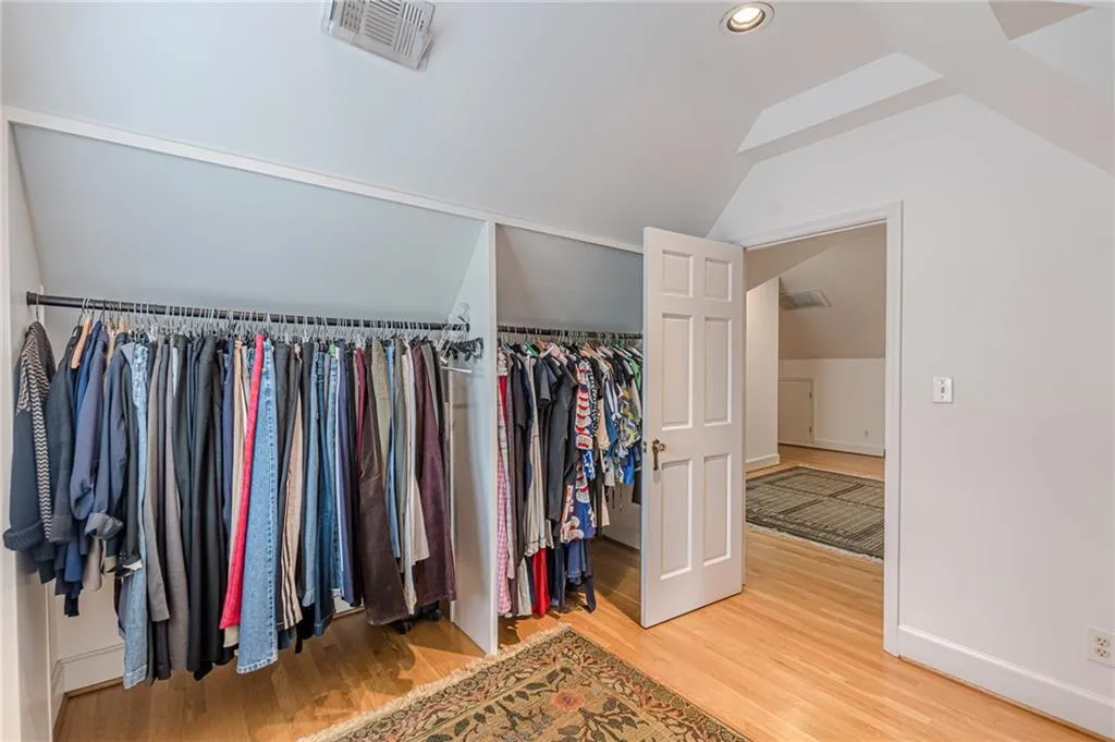 Atlanta, Georgia 30306, United States, 3 Bedrooms Bedrooms, ,4 BathroomsBathrooms,Residential,Active,195414