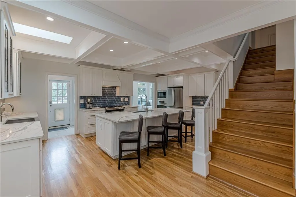 Atlanta, Georgia 30306, United States, 3 Bedrooms Bedrooms, ,4 BathroomsBathrooms,Residential,Active,195414