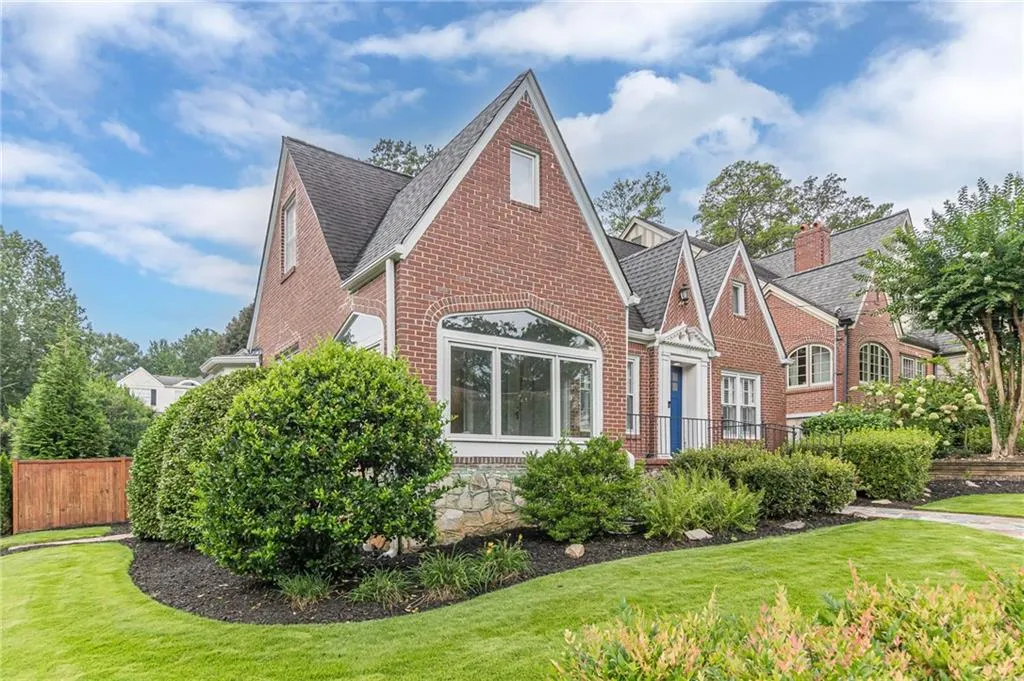 Atlanta, Georgia 30306, United States, 3 Bedrooms Bedrooms, ,4 BathroomsBathrooms,Residential,Active,195414