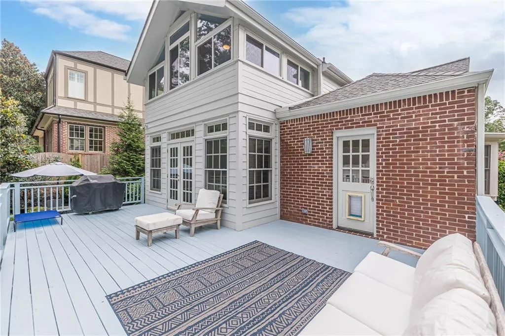 Atlanta, Georgia 30306, United States, 3 Bedrooms Bedrooms, ,4 BathroomsBathrooms,Residential,Active,195414