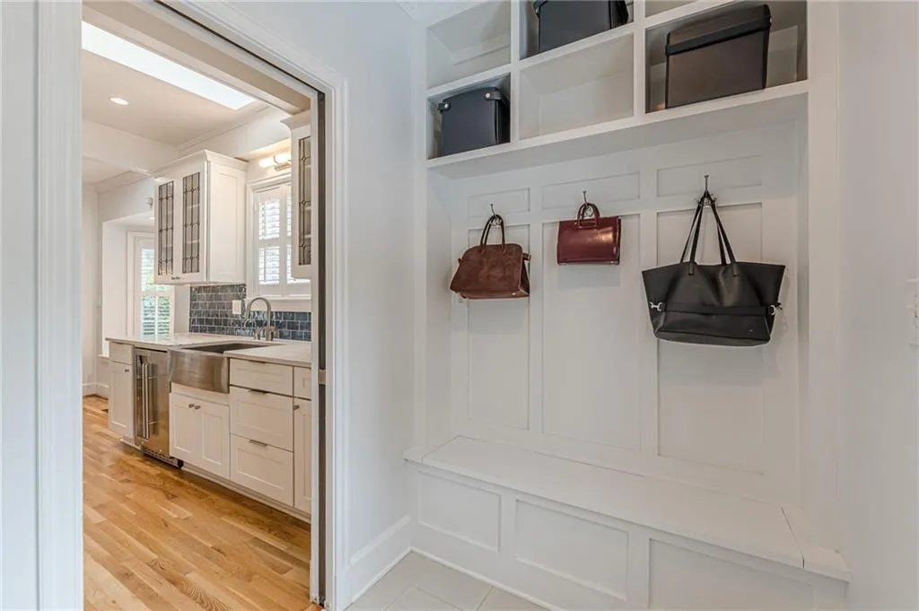 Atlanta, Georgia 30306, United States, 3 Bedrooms Bedrooms, ,4 BathroomsBathrooms,Residential,Active,195414