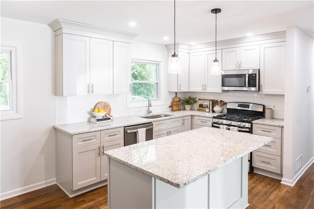 1703 Barrett Drive NW